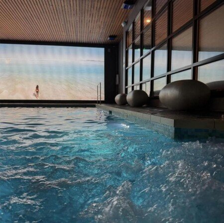 Hotel with jacuzzi
