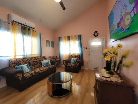 House 2 bedrooms, with pool