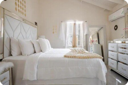 House 2 bedrooms, with pool