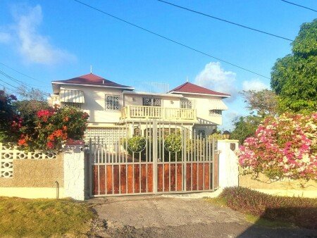 Bed and breakfast 4 guests, with gym