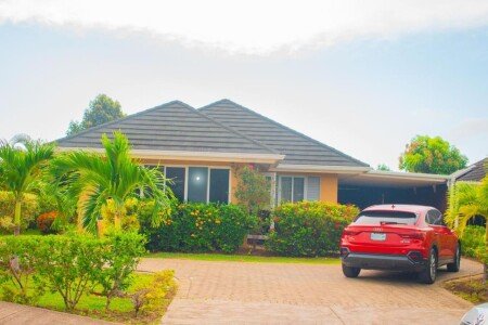 House 3 bedrooms, with pool