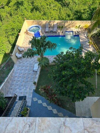 Apartment 7 guests, with jacuzzi