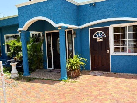 Bed and breakfast 4 guests, with garden