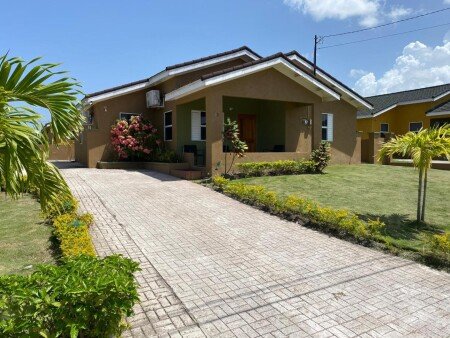 Villa 3 bedrooms, with pool