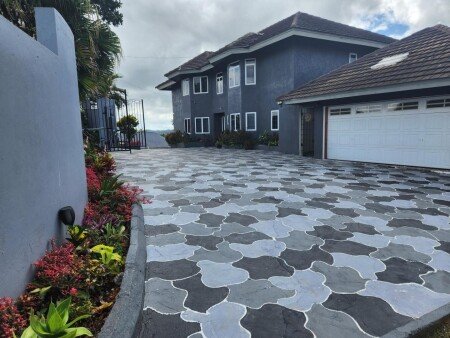 House 4 bedrooms, with jacuzzi