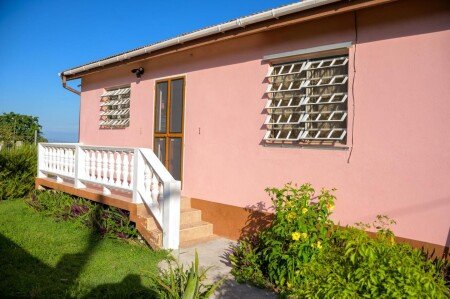 House 3 bedrooms, with garden