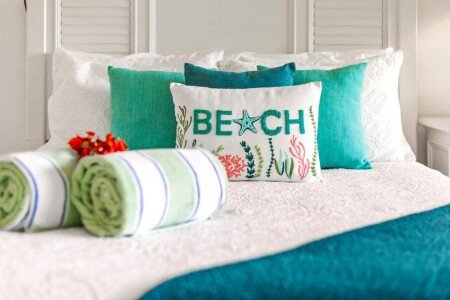 House 4 guests, with pool