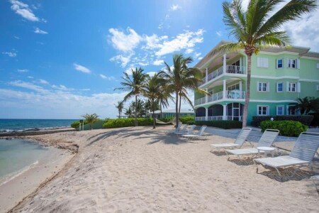 House 6 guests, with pool