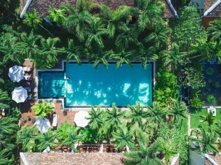 Hotel with pool