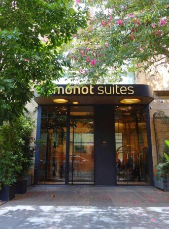 Hotel con piscina