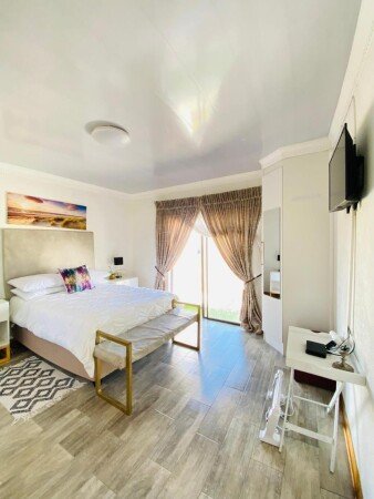 Bed and breakfast 4 guests, with garden