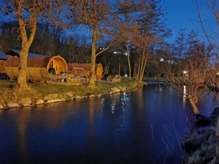 Camping / Mobil Home 1 chambre, avec jardin