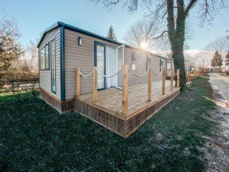 Campingurlaub / Wohnmobil 3 Schlafzimmer, mit Garten