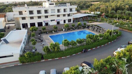 Hotel con piscina