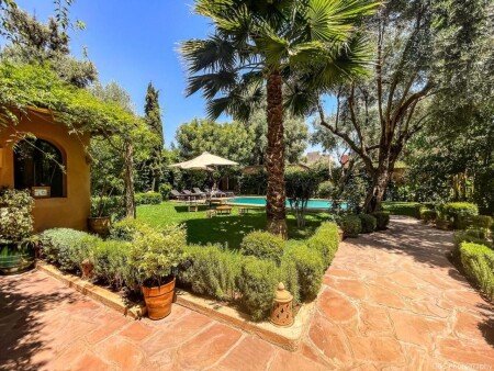 Bed and breakfast 3 voyageurs, avec piscine