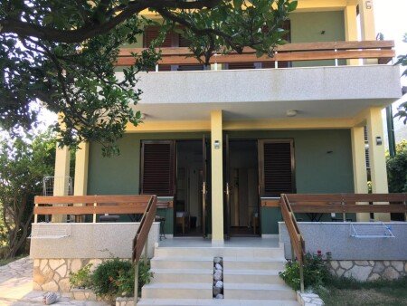 Apartment 4 guests, with garden