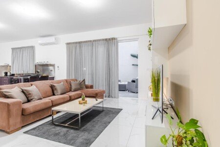 Casa 3 camere, con giardino