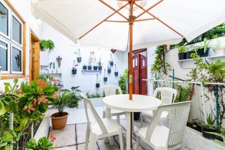 House 2 bedrooms, with garden