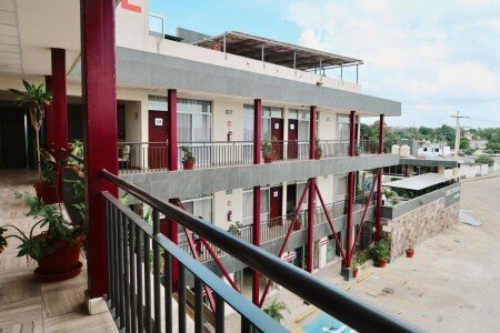 Hotel con piscina