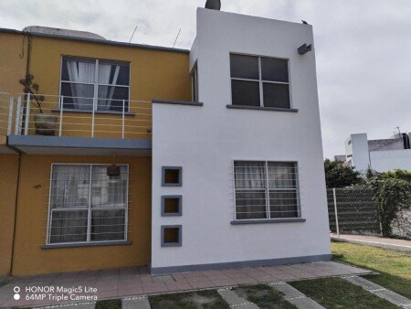 House 3 bedrooms, with garden