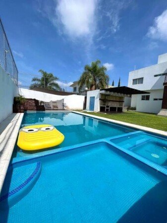 Casa 4 habitaciones, con jacuzzi