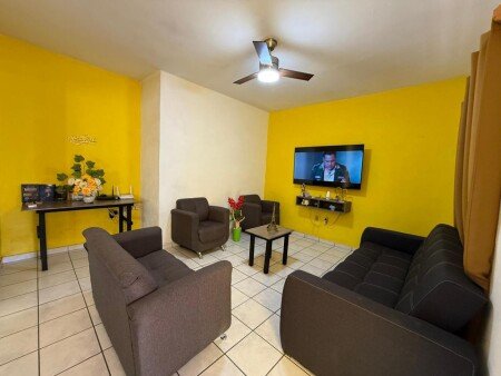 Casa 2 habitaciones, con aire acondicionado