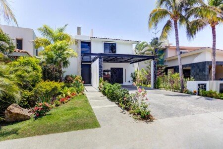 House 2 bedrooms, with pool