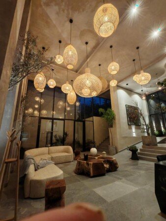 Hotel con jardín