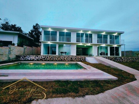 Casa 2 habitaciones, con piscina