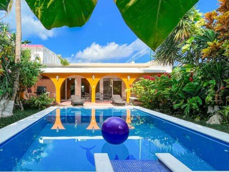 House 2 bedrooms, with pool