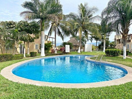 House 2 bedrooms, with pool