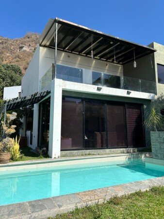 House 3 bedrooms, with pool