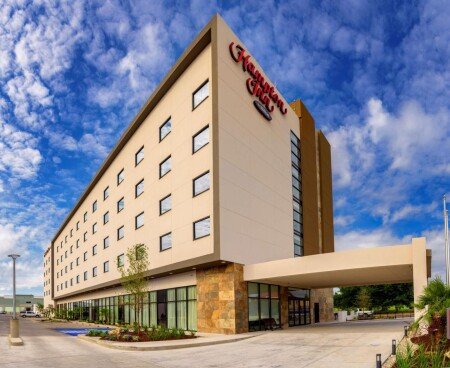 Hotel con piscina