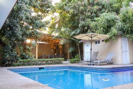 Hotel con piscina