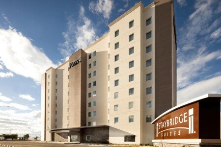 Hotel con piscina