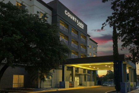 Hotel con piscina
