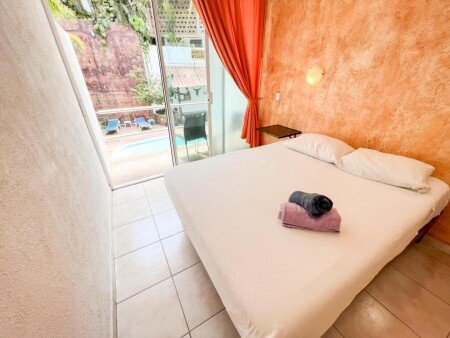 Hostal 5 huéspedes, con piscina