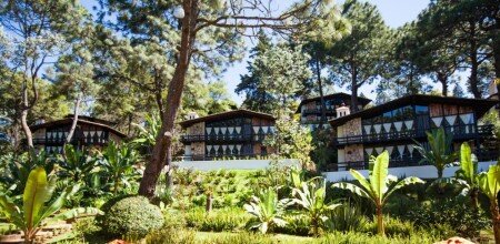 Hotel con jardín