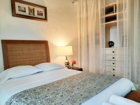 Bed and breakfast 3 guests, with pool