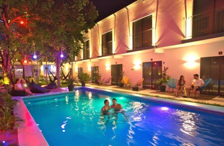Hotel con piscina