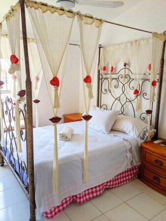 Bed and breakfast 1 bedroom, with jacuzzi