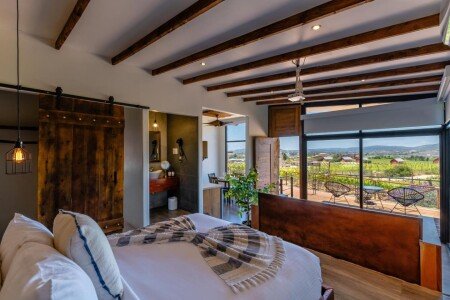 Hotel con jardín