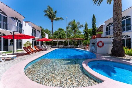 Hotel con piscina