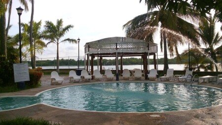 Hotel con piscina