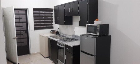 Casa 3 habitaciones, con aire acondicionado