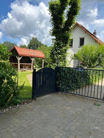 House 3 bedrooms, with garden