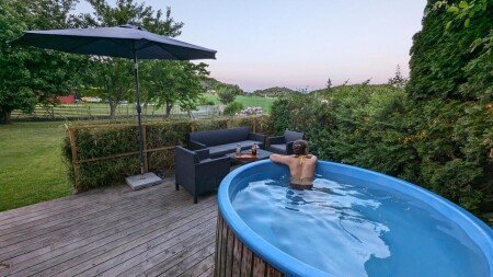 Bed and breakfast 3 guests, with jacuzzi