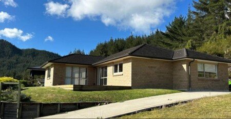 House 4 bedrooms, with pool