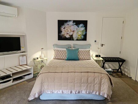 Bed and breakfast 1 bedroom, with garden