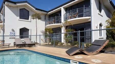 Aparthotel 8 guests, with pool